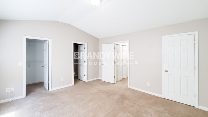 Building Photo - 6342 Hickory Ln Cir