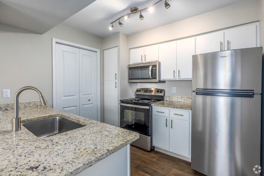 2BR, 1BA - 800SF - Kitchen - River Walk at Puerta de Corrales