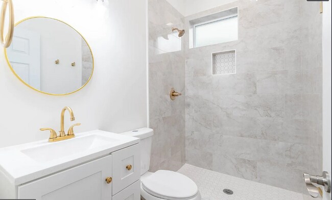 Building Photo - Snyder