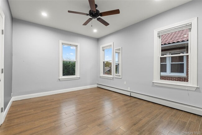 Building Photo - 148 W Walnut St