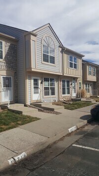 Building Photo - Pheasant Creek