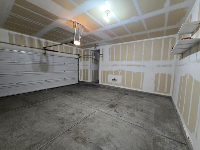 Building Photo - 3 BEDROOM, 2 1/2 BATHROOM, 2 STORY HOME in NW Las Vegas!!!