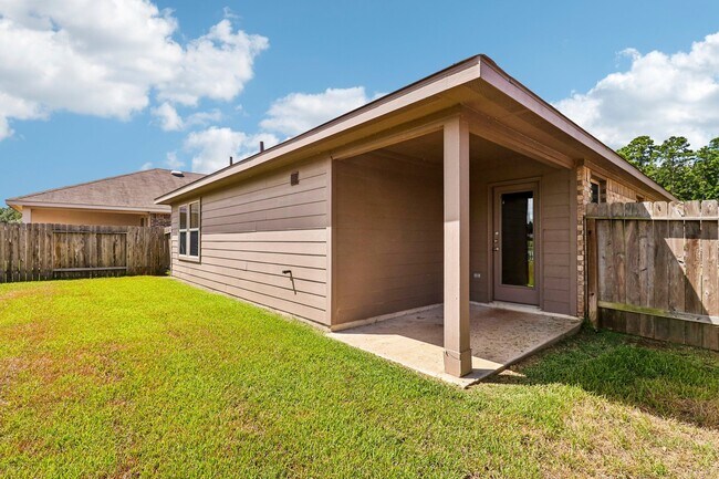 Building Photo - Amber Pines at Fosters Ridge