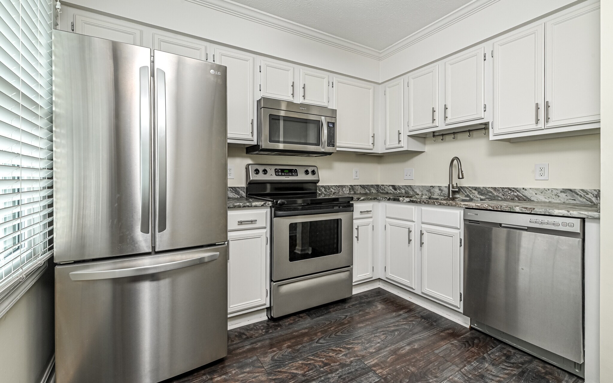 Building Photo - 417 Ten Point Ln