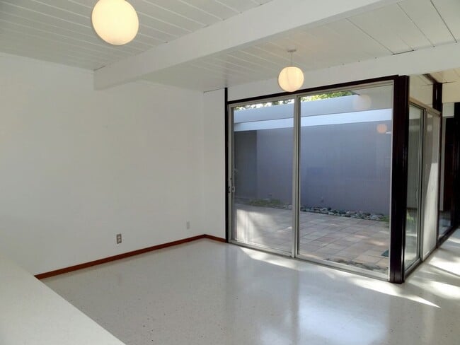 Building Photo - High-End San Jose 4 Bedroom Eichler