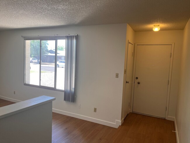 Building Photo - AWESOME TEMPE HOME!!