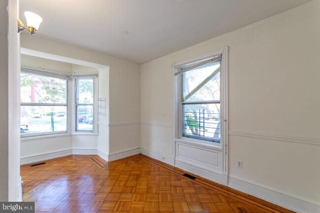 Building Photo - 3512 Lancaster Ave