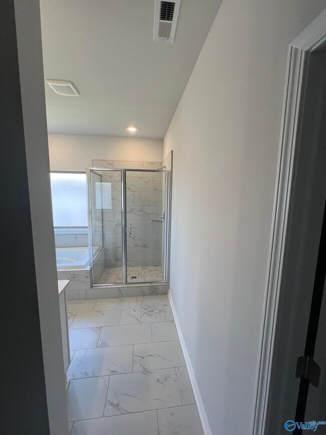 Building Photo - 159 Little Britain St