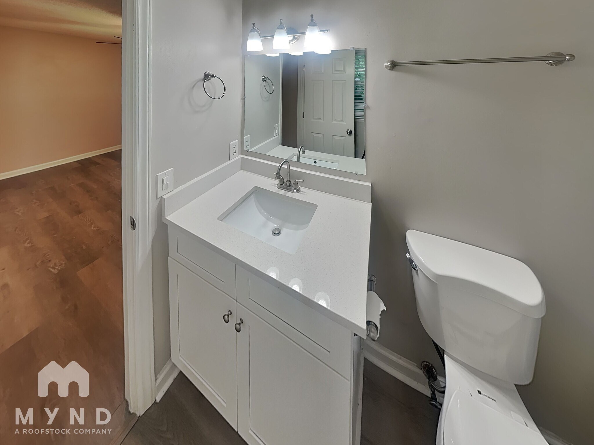 Building Photo - 907 Briar Ct