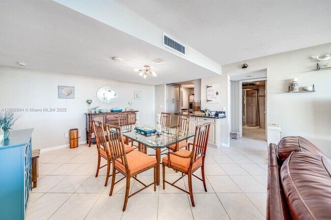 Building Photo - 5600 N Flagler Dr