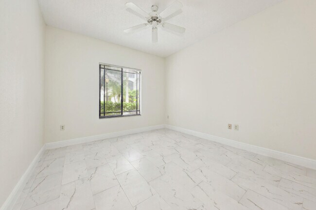 Building Photo - 3021 Alcazar Pl