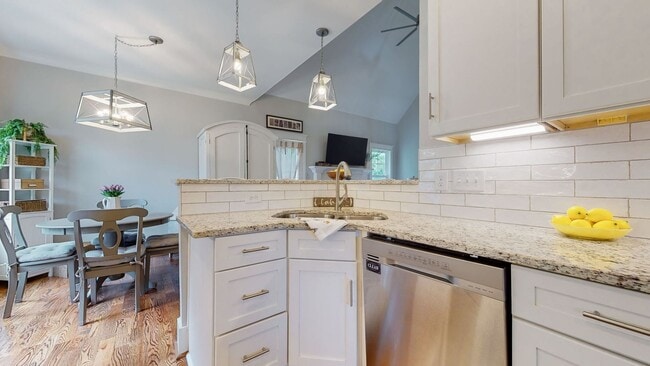 Building Photo - 7146 Pepper Tree Cir