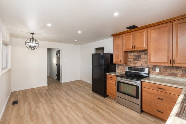 Building Photo - 4821 S 4180 W