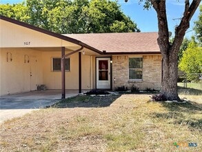 Building Photo - 505 Buttercup Ln