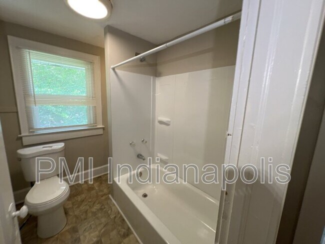 Building Photo - 310 N Riley Ave