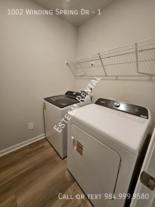 Building Photo - 1002 Winding Spg Dr