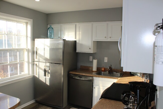 Building Photo - 2110 38th St SE