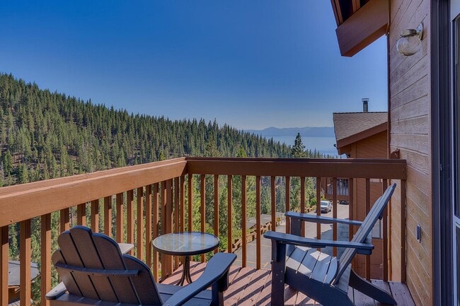 Building Photo - Lakeview condo in Incline Village