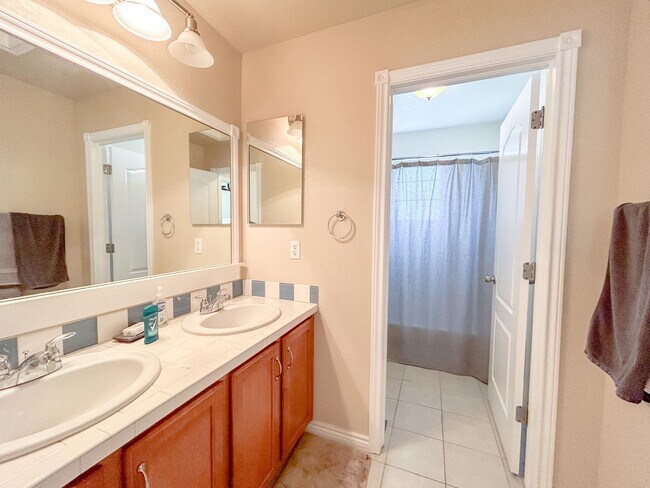 Building Photo - Central Park Home For Rent
