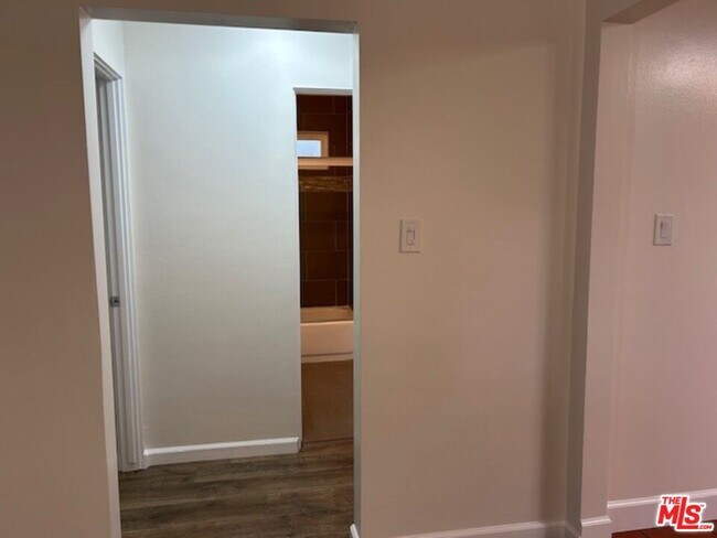 Building Photo - 36 Brooks Ave