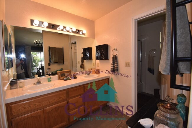 Building Photo - Wonderful property!