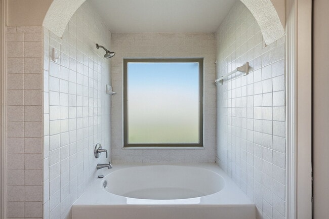 Building Photo - 7016 E Menlo St