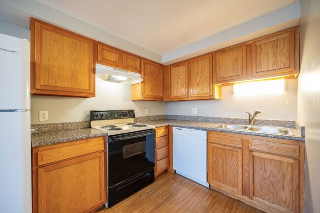 Building Photo - 511 Elsmere St