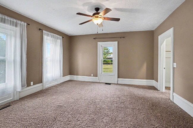 Building Photo - Updated farmhouse with privacy and views