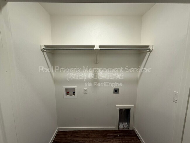 Building Photo - 2101 Kokomo Ave