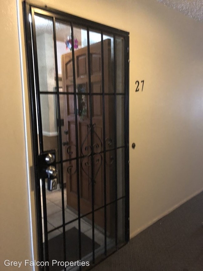 Building Photo - 4855 Cole St