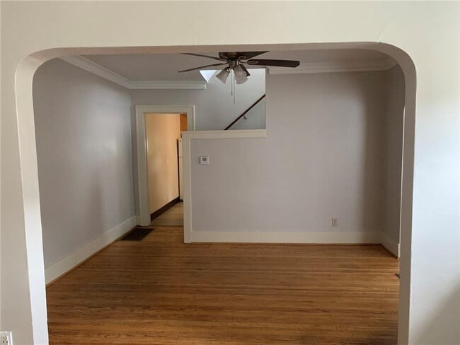 Building Photo - 296 Glen Ellyn Way