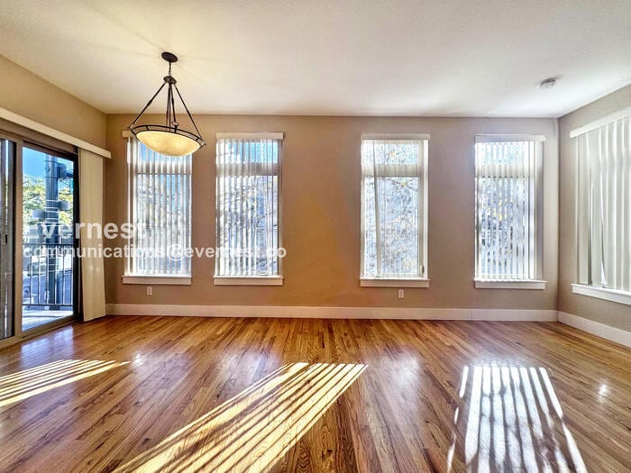 Building Photo - 1080 E 13th Ave