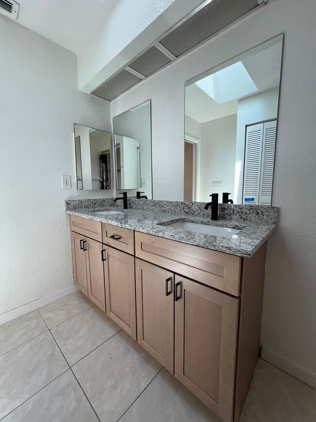 Building Photo - $1,695 ** ANNUAL ** Available 5/1/26 - Newly Renovated ** 3/2 Single Family Home (Deep Creek)