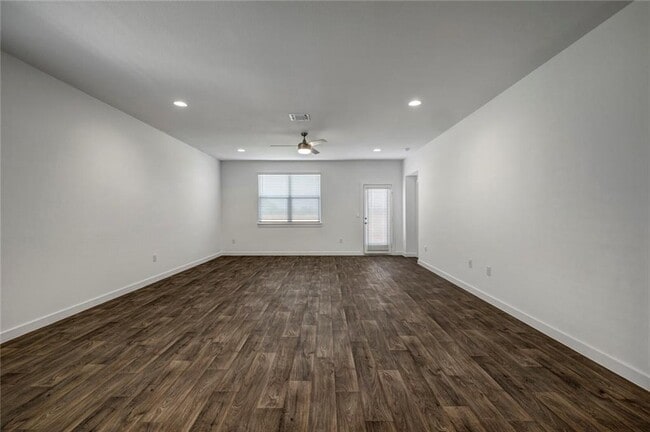 Building Photo - 14307 Macquarie Dr