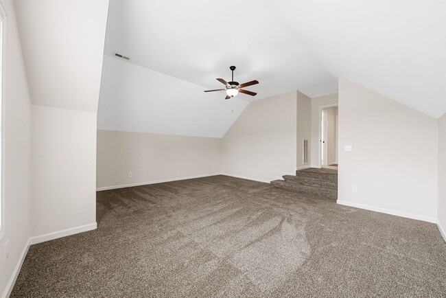 Building Photo - 4 Bedroom Pet Friendly Home For Rent!
