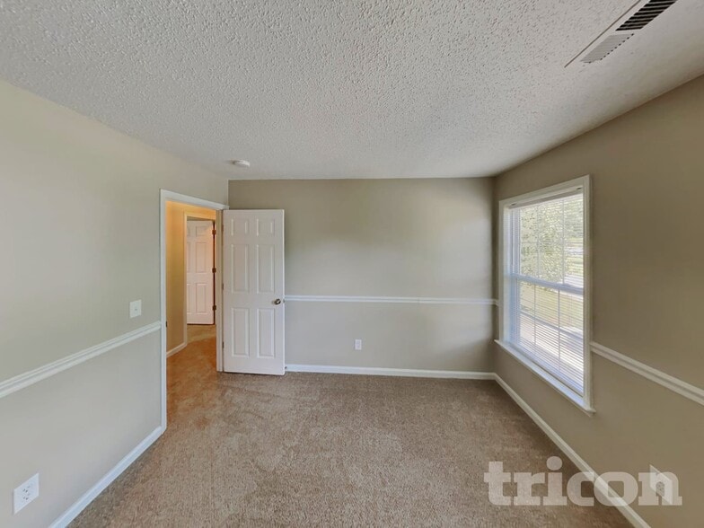 Building Photo - 1705 Glenn Meade Dr