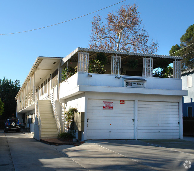 Primary Photo - 10814-10818 Blix St
