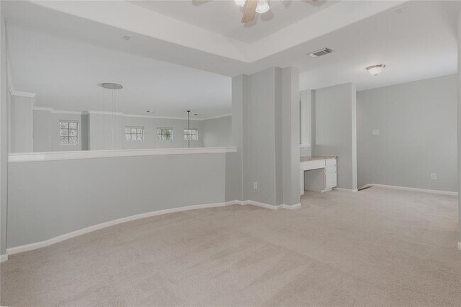 Building Photo - 2 E Pipers Green St