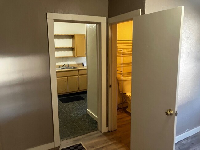 Building Photo - 3309-3313 Main St