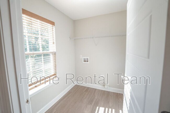 Building Photo - 87 Hammock Dr