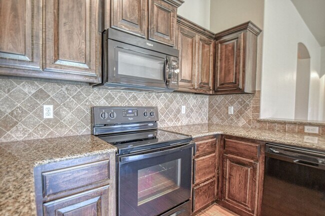 Building Photo - 11141 SW 39th Ct