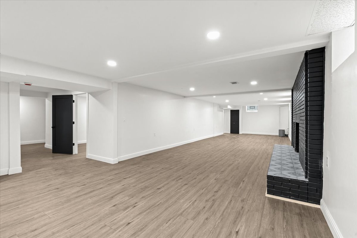 Building Photo - 40526 Woodside Dr