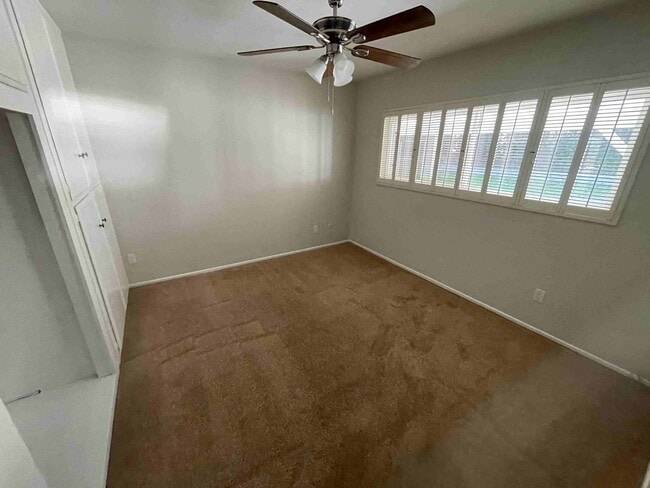 Building Photo - BEAUTIFUL FOUR BEDROOM TWO AND A HALF BATH HOME!