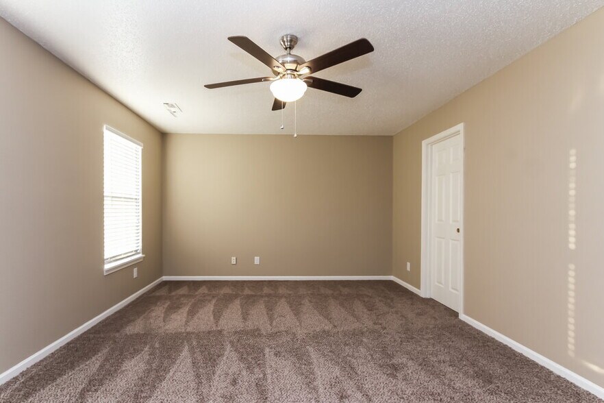 Building Photo - 1443 Egret Ln