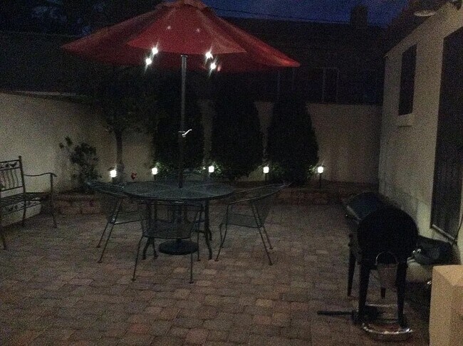 Building Photo - 304 Nevada Way