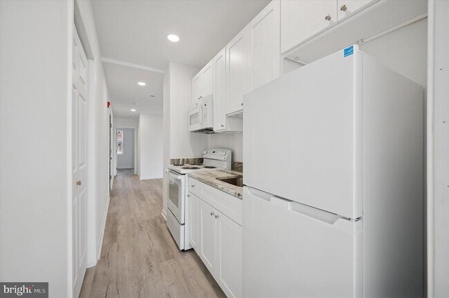 Building Photo - 4926 W Thompson St