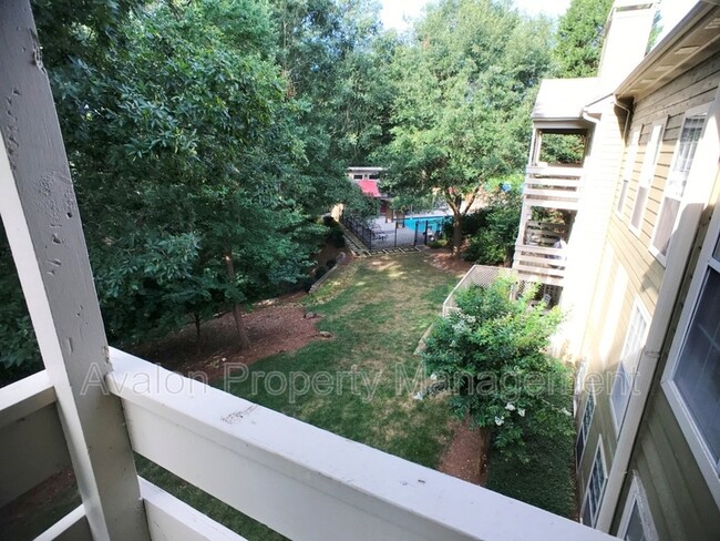 Building Photo - 1104 Riverview Dr