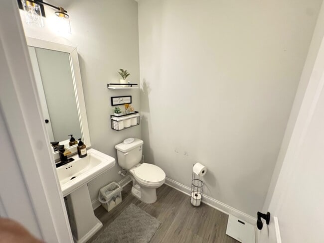 Building Photo - 4 Bedroom Luxury Townhome in Apex