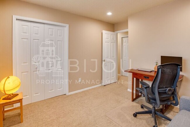 Building Photo - 355 Waco Ct
