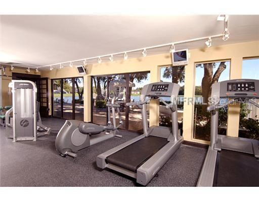 Building Photo - 214 Lake Parsons Green